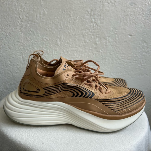 APL STREAMLINE Beige and Black Athletic Shoes - Picture 3 of 8